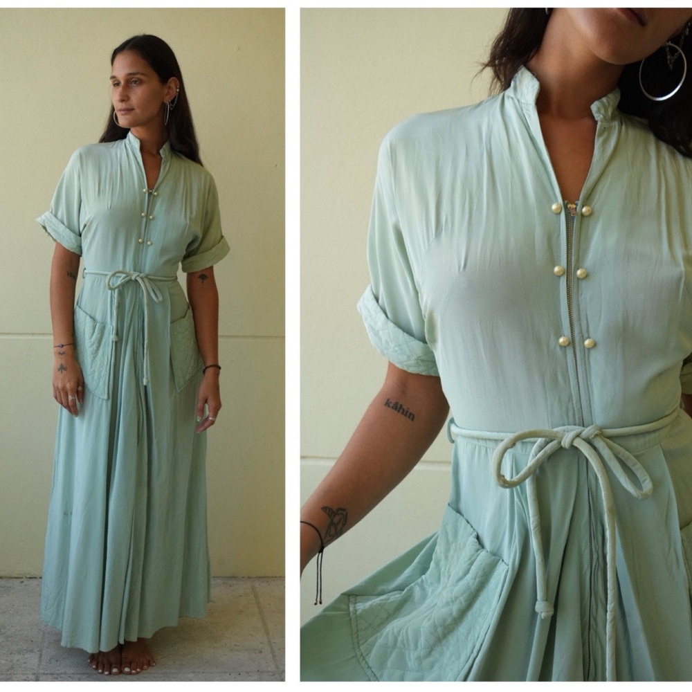 Vintage 1940s epic dress